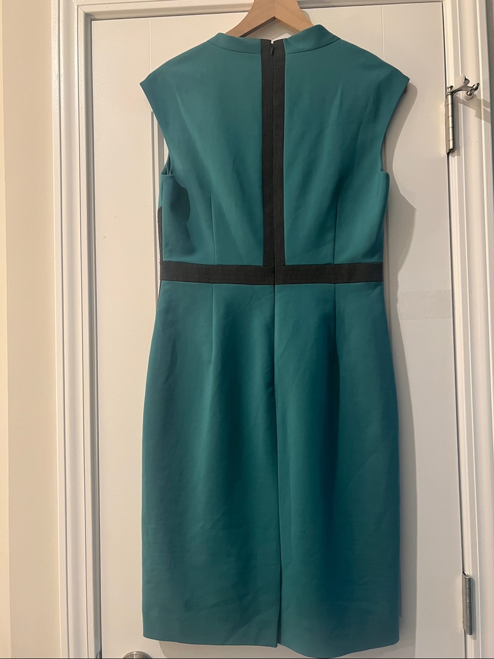 ANTONIO MELANI V-Neck Carden Seamed Waist Pencil Dress size 8 - Picture 5 of 8
